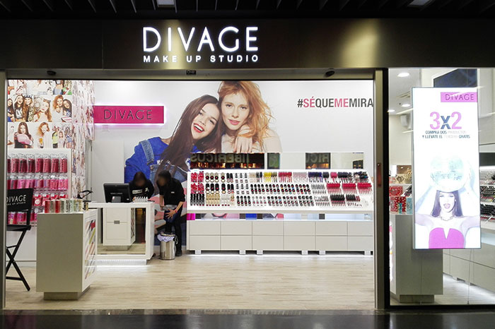 reforma tienda DIVAGE en centro comercial